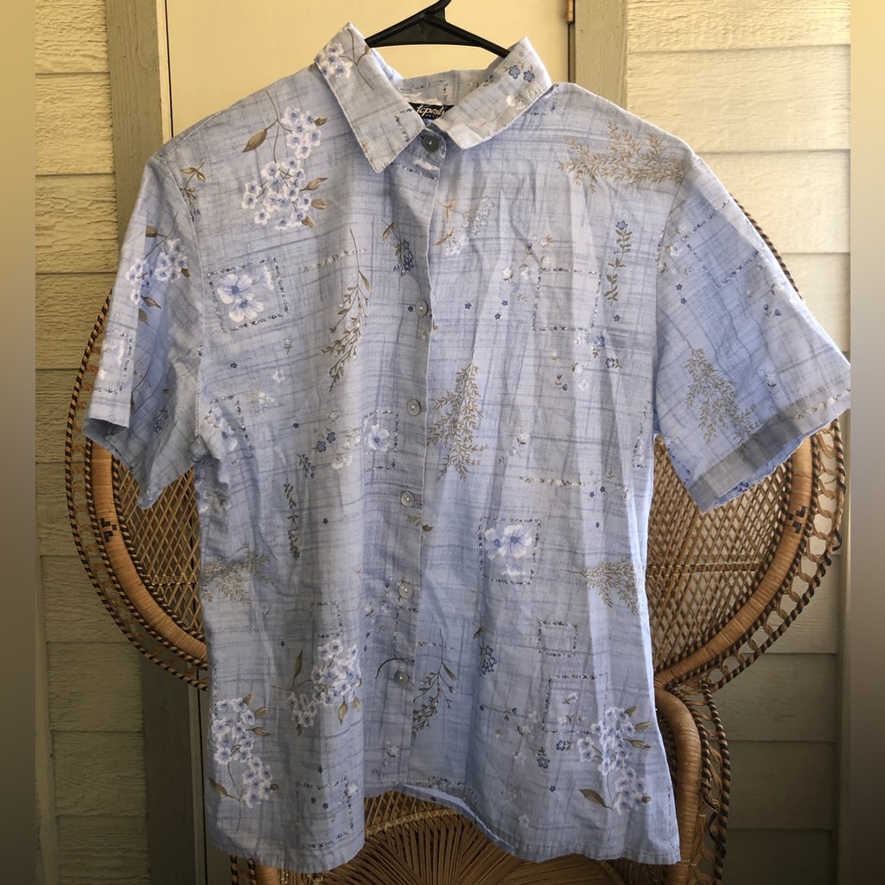Vintage Women's Tapestry Petite Blue Button-Up Blouse w/White Flower Print
